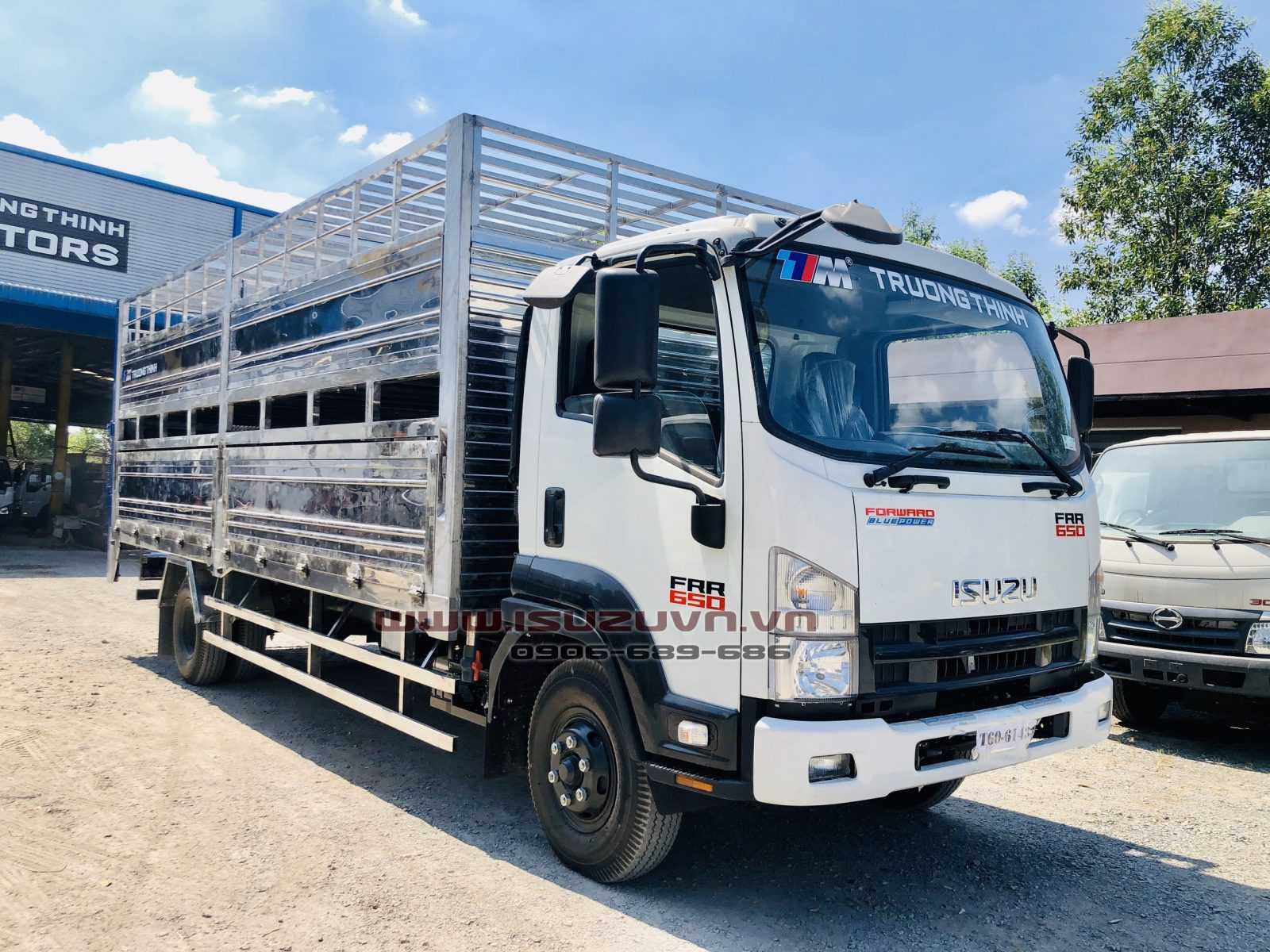 FRR90NE4__Xe chở gia súc (1)